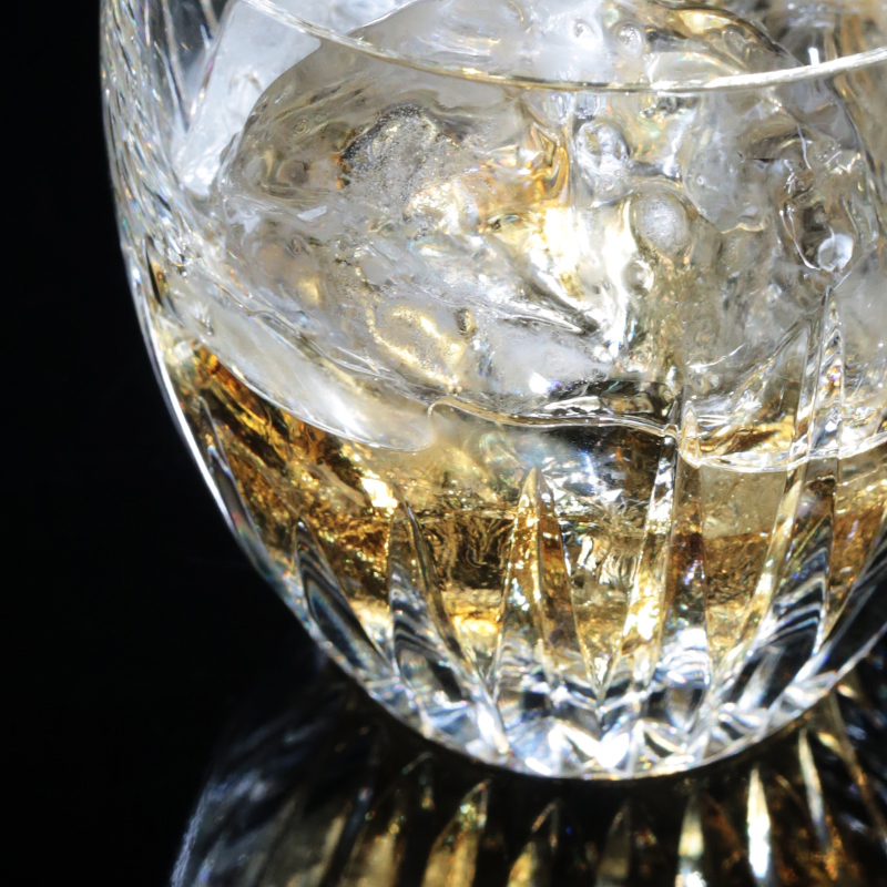 ウイスキーをロックで